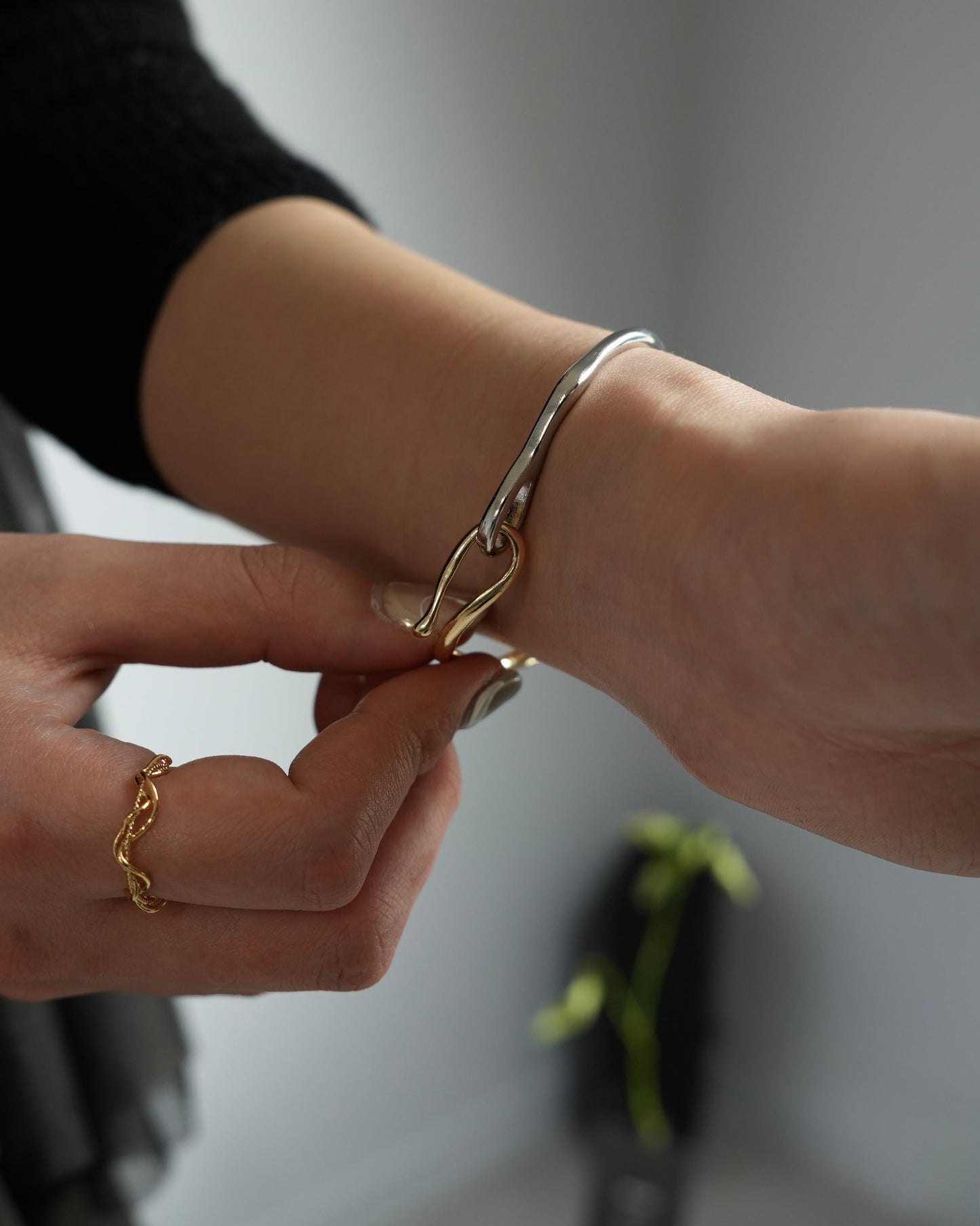unique hook bangle