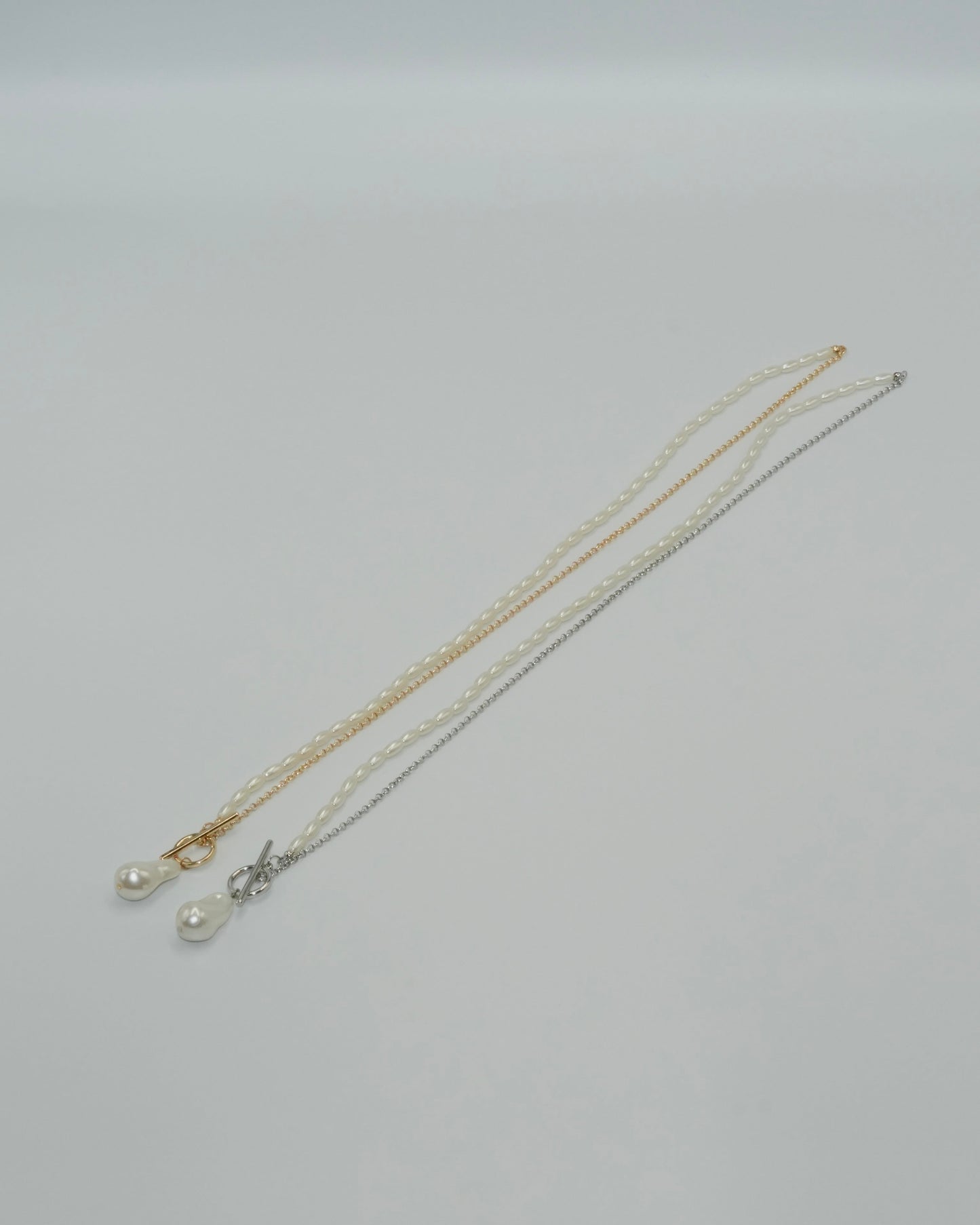Baroque perl × metal long necklace