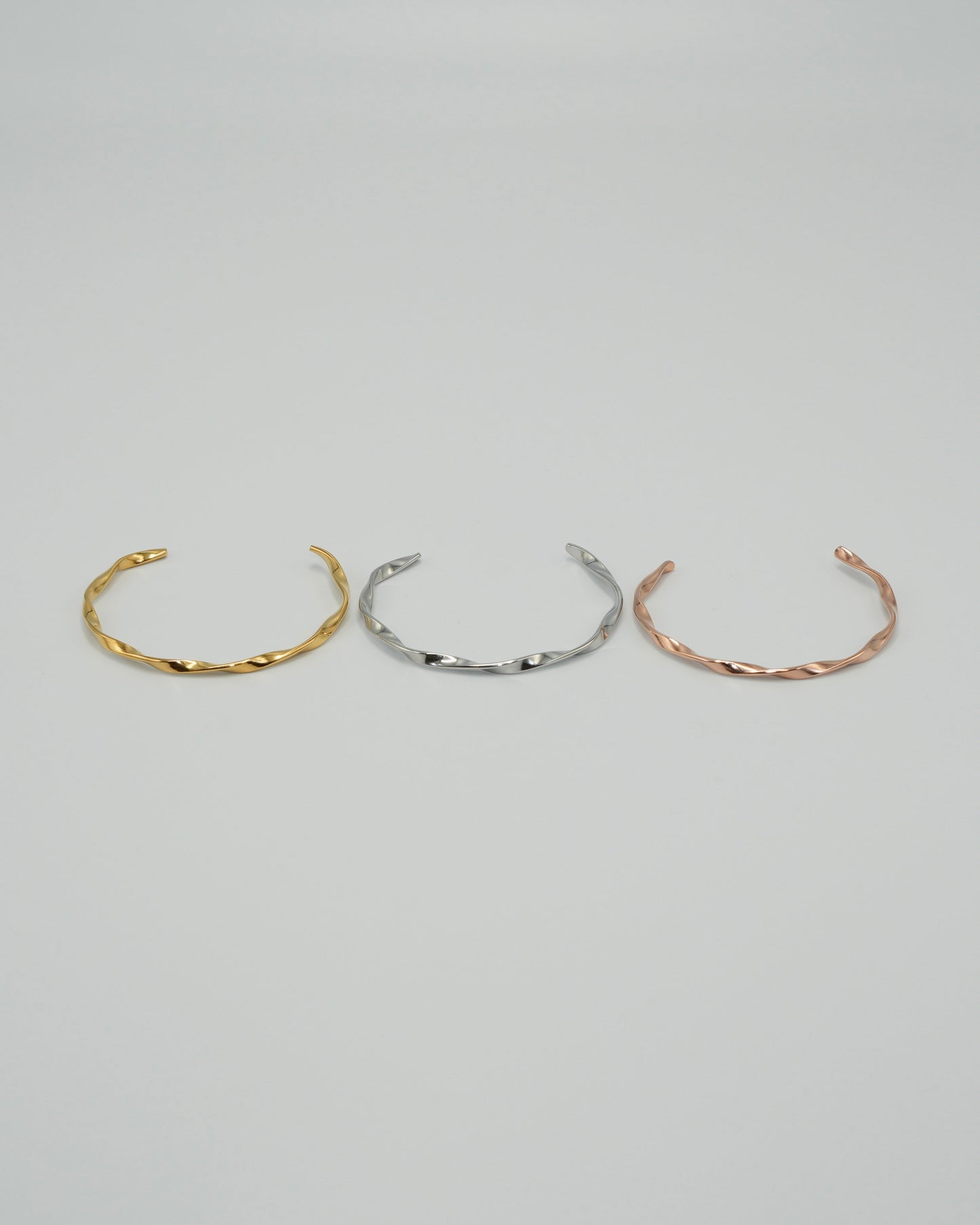 twist line stainless bangle (stainless steel)