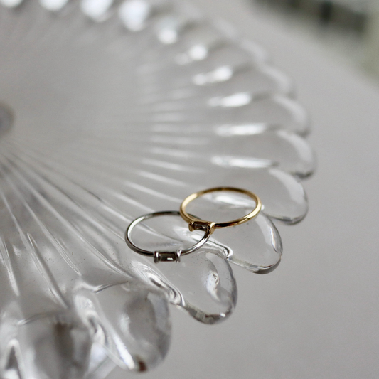 shiny dot bijou pinky ring