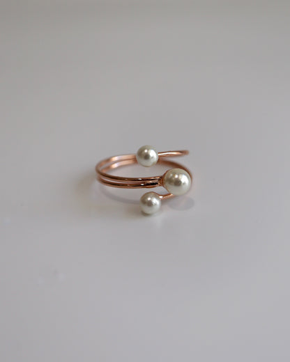 triplet pearl ring