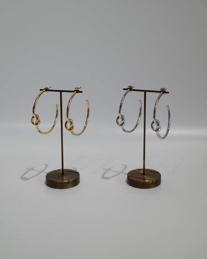 knot hoop pierce