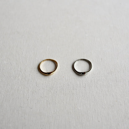 shiny puffy pinky ring