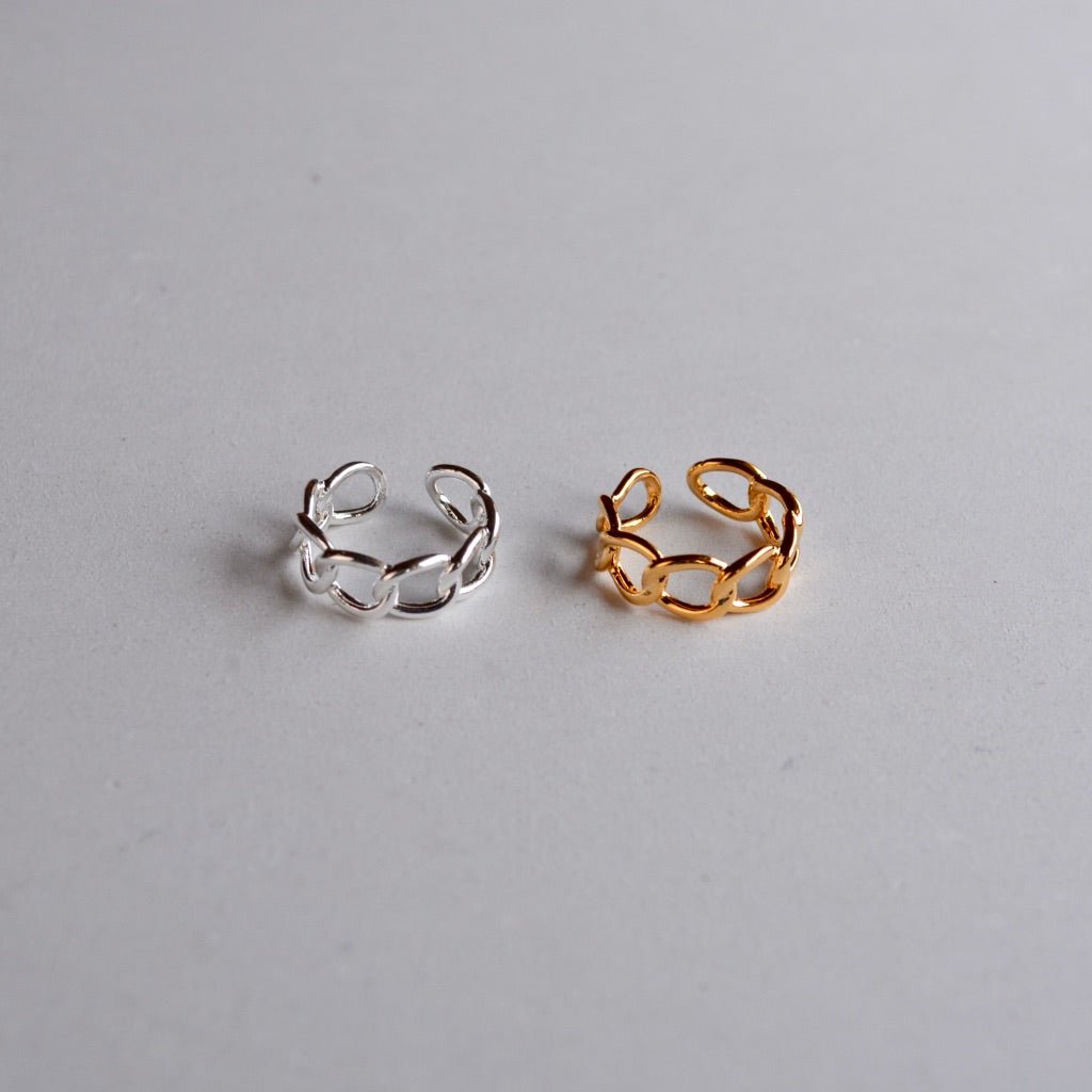gaudy chain ring