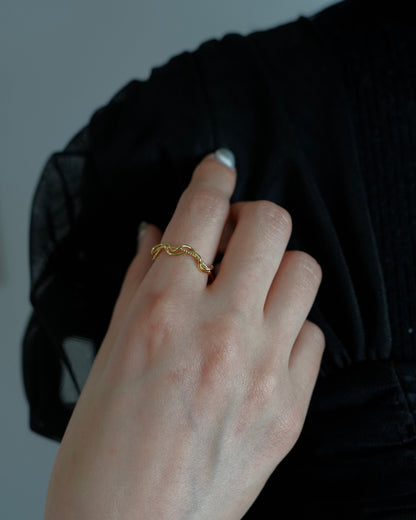 twist grace ring