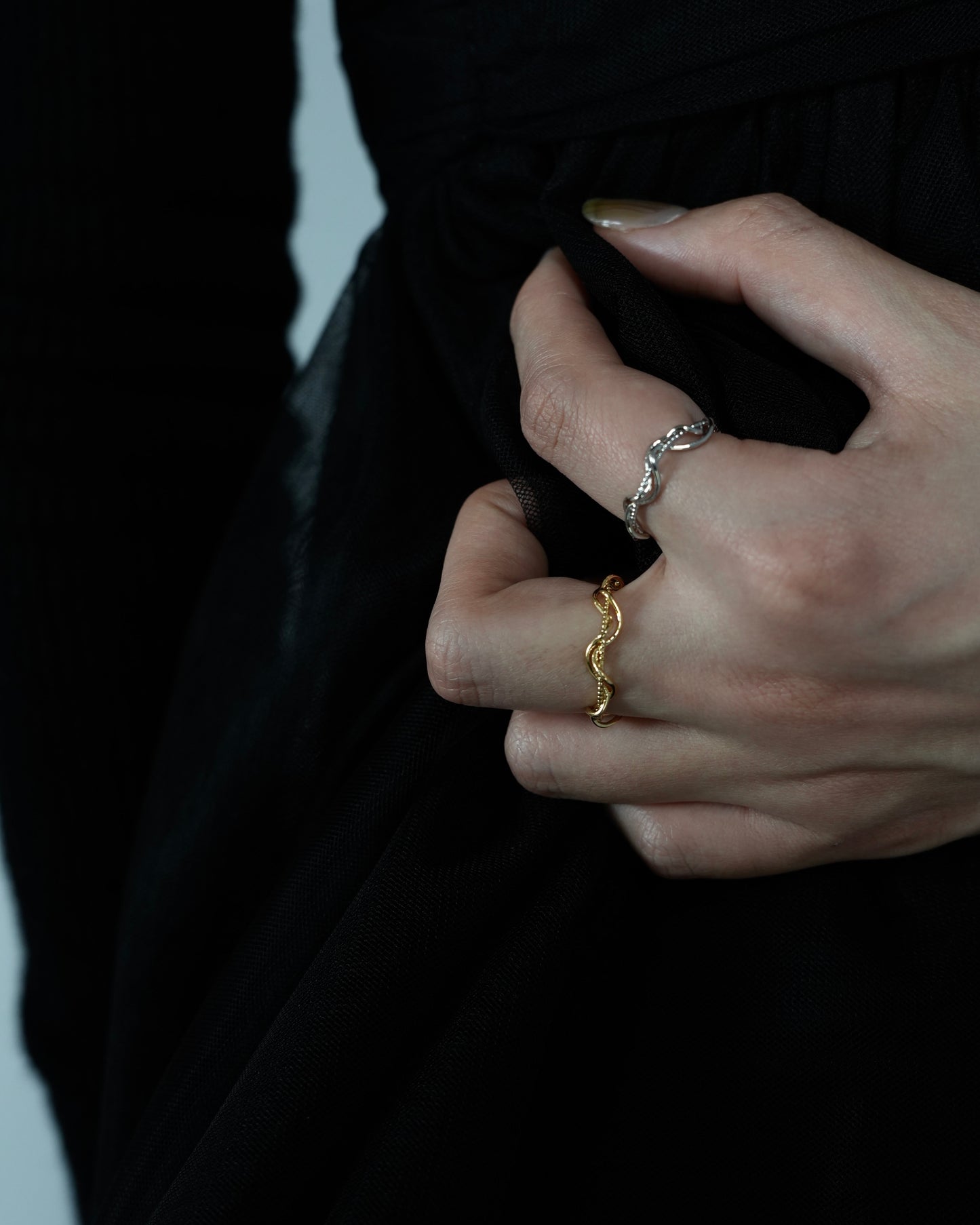 twist grace ring