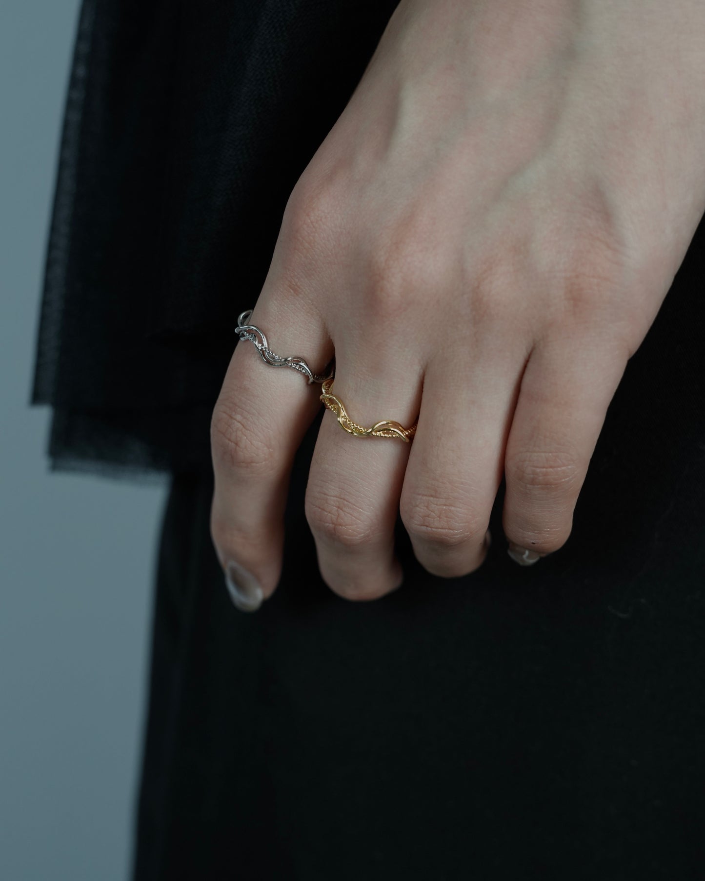 twist grace ring