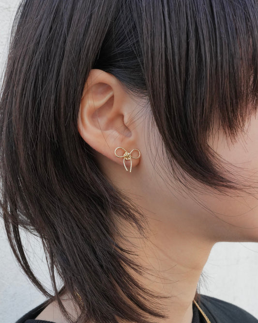 magnet ribbon earring