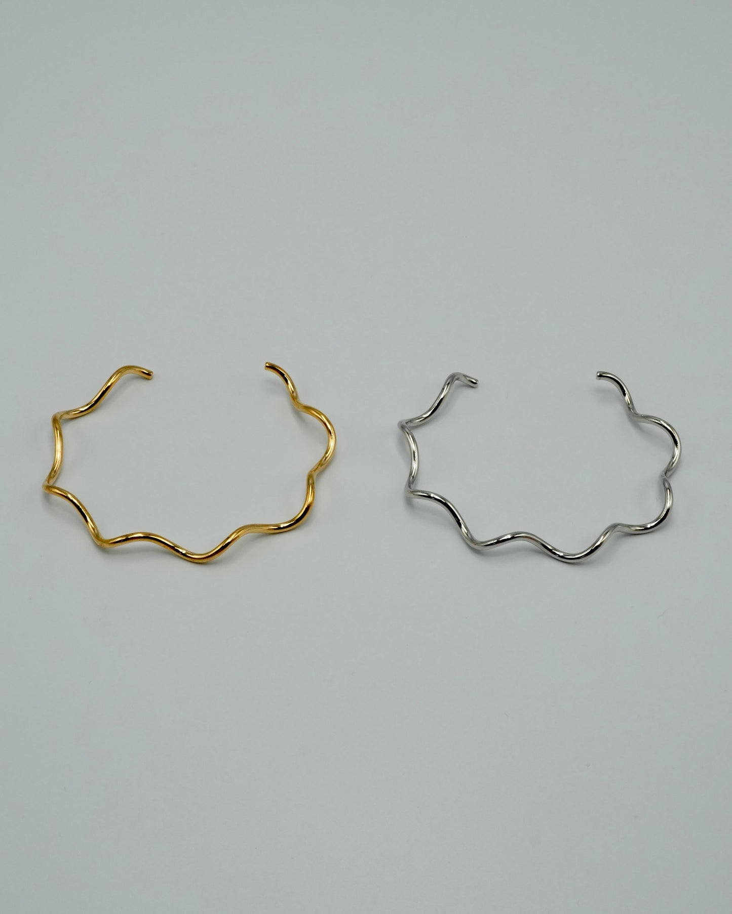 wave line bangle