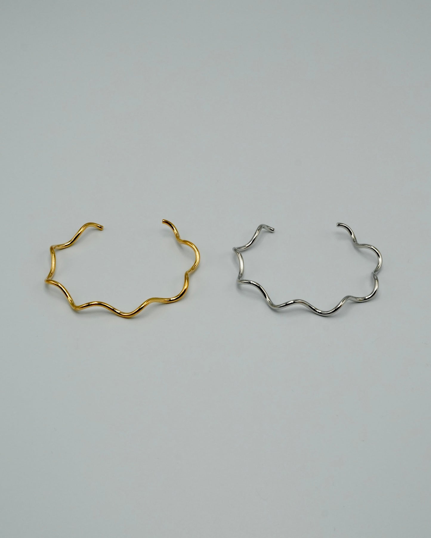 wave line bangle