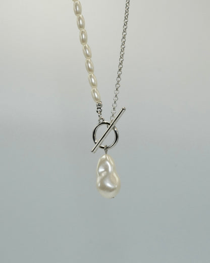 Baroque perl × metal long necklace