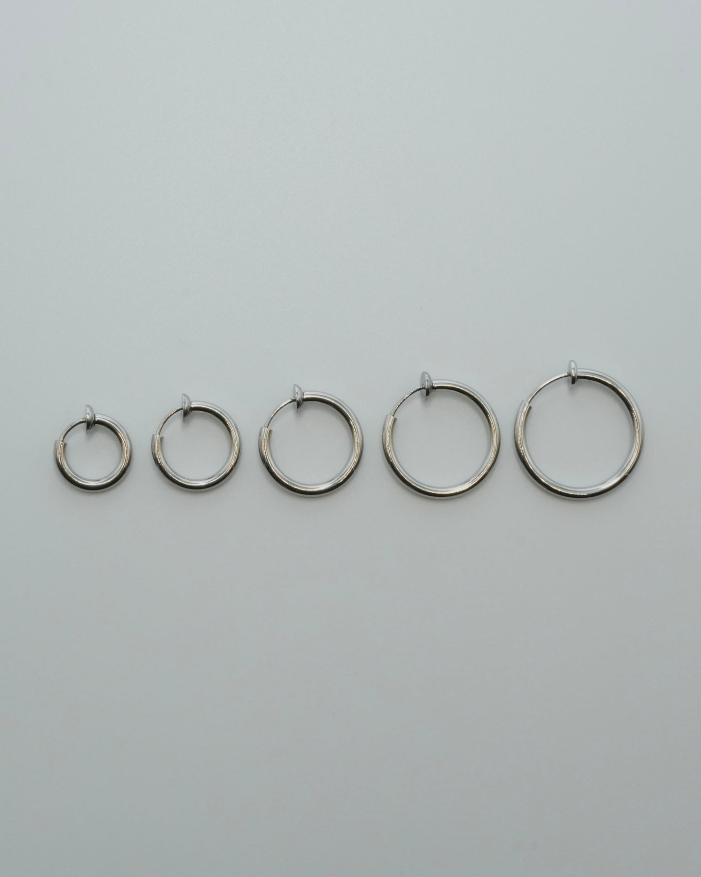 minimal hoop stainless earring (stainless steel)