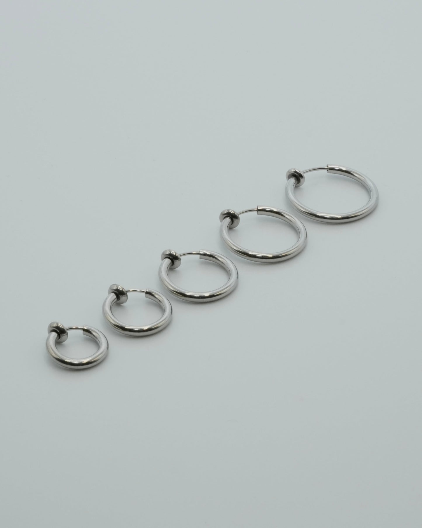 minimal hoop stainless earring (stainless steel)