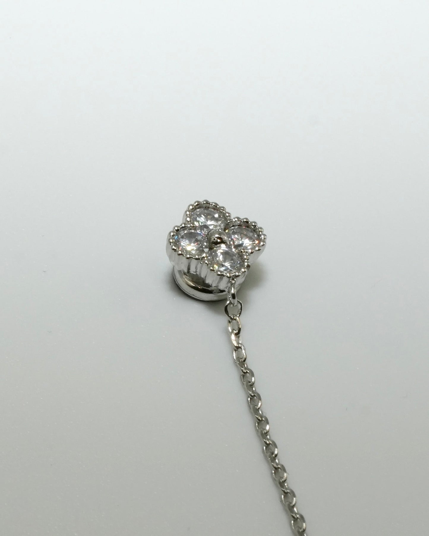 clover chain magnetic earring