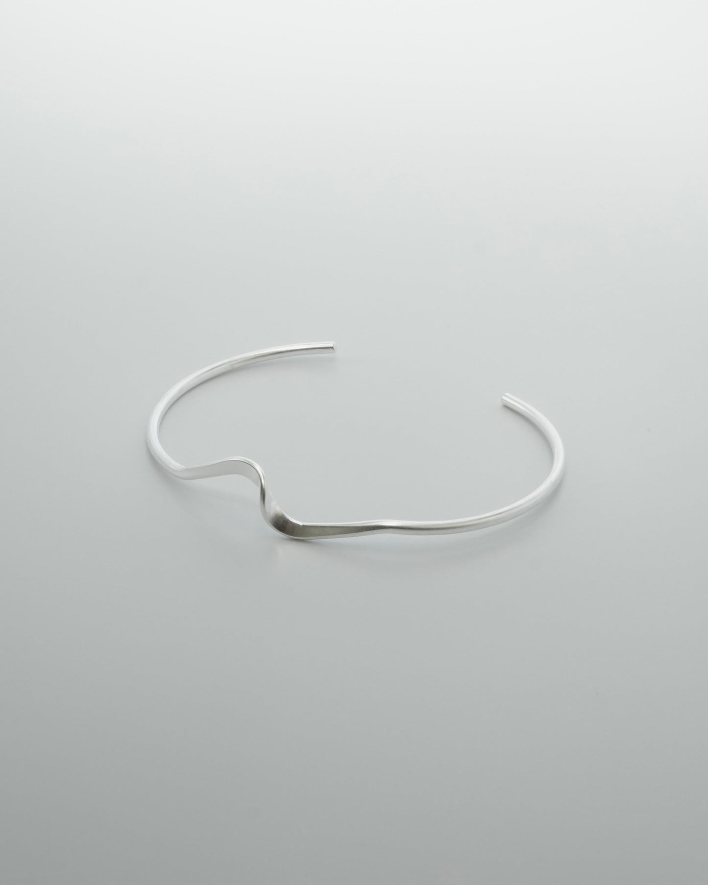 mat wave cuff bangle
