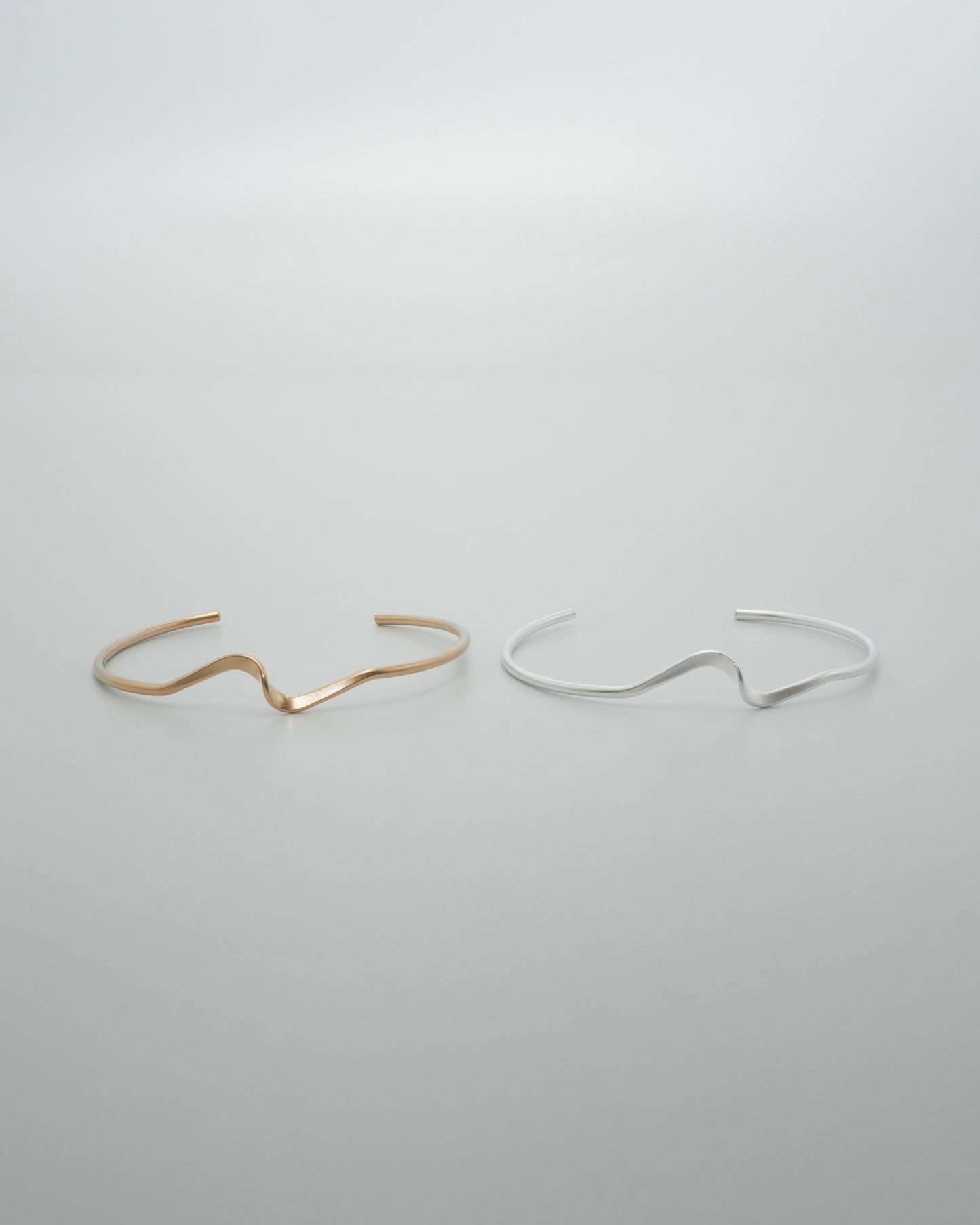 mat wave cuff bangle