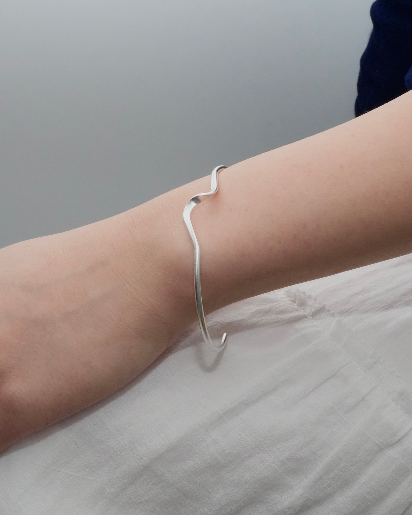 mat wave cuff bangle