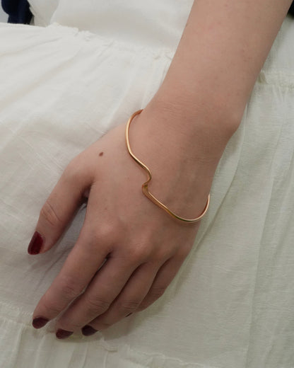 mat wave cuff bangle