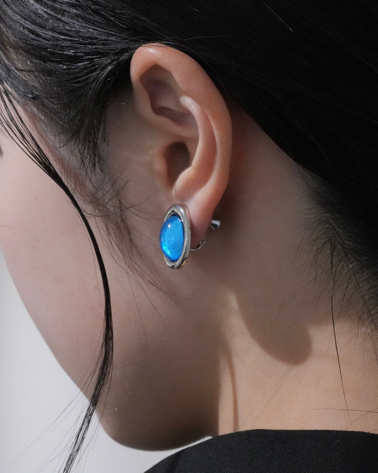 pure glow clear earring