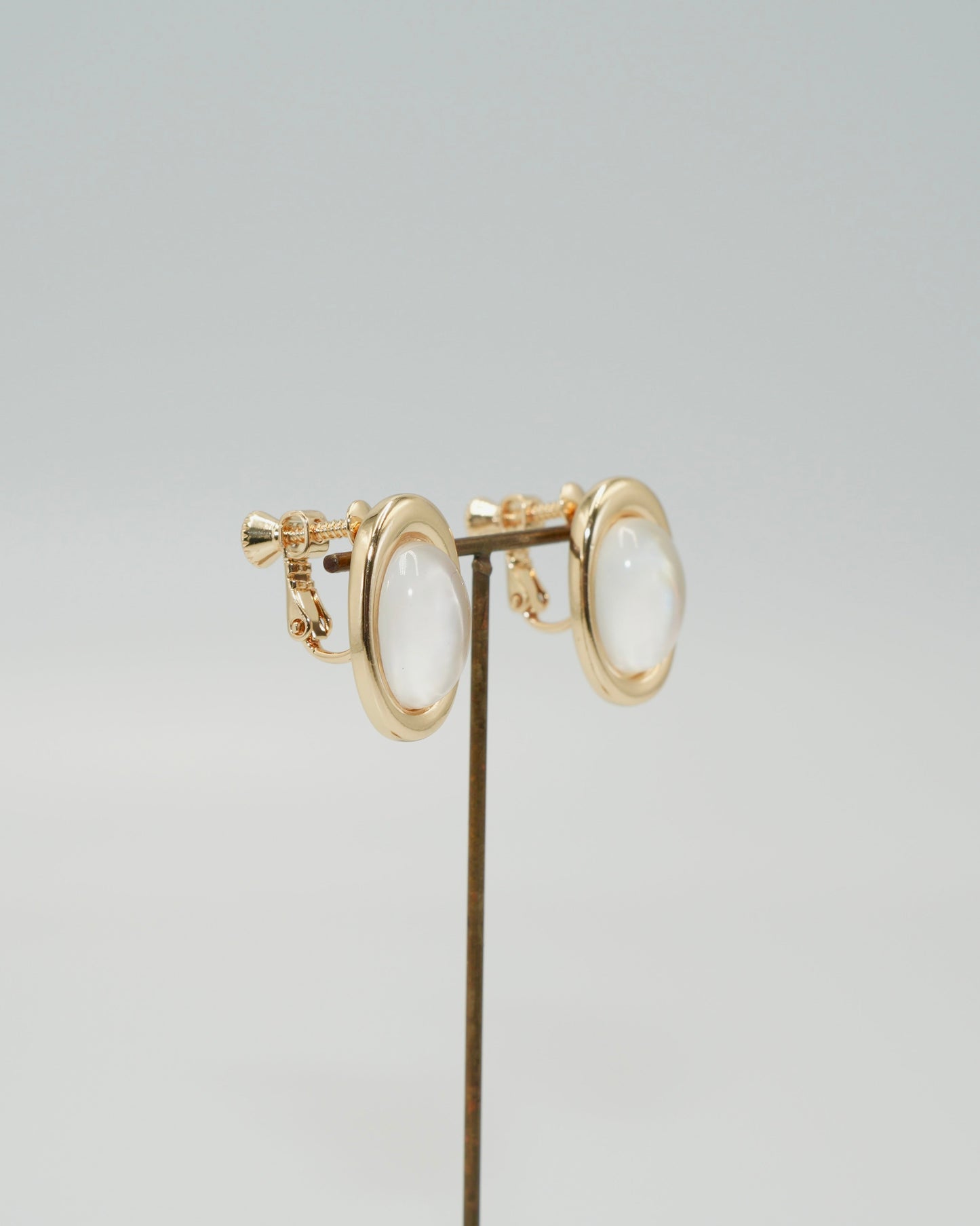 pure glow clear earring