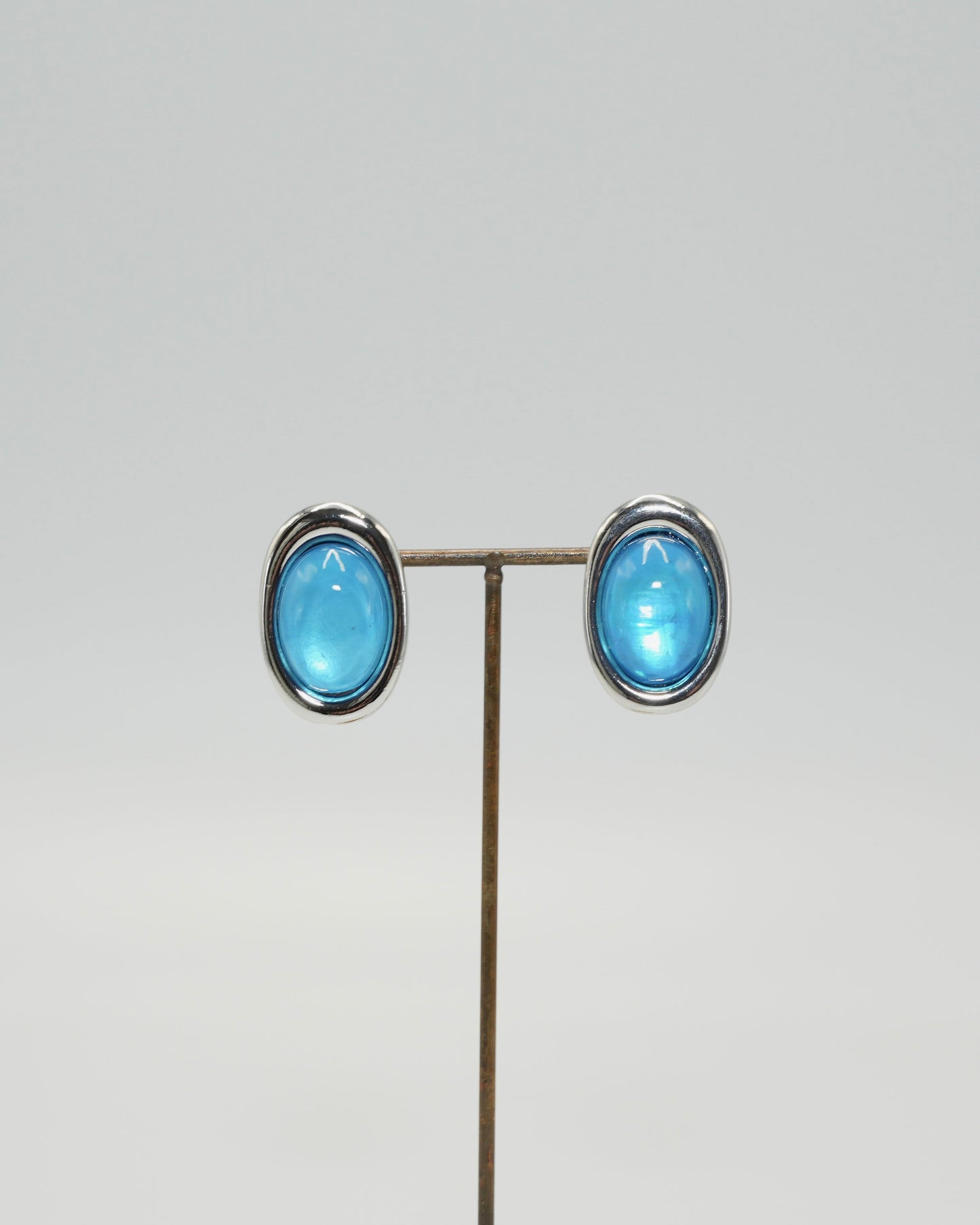 pure glow clear earring