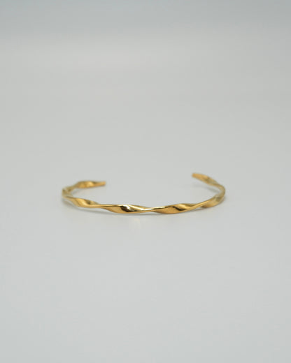 twist line stainless bangle (stainless steel)