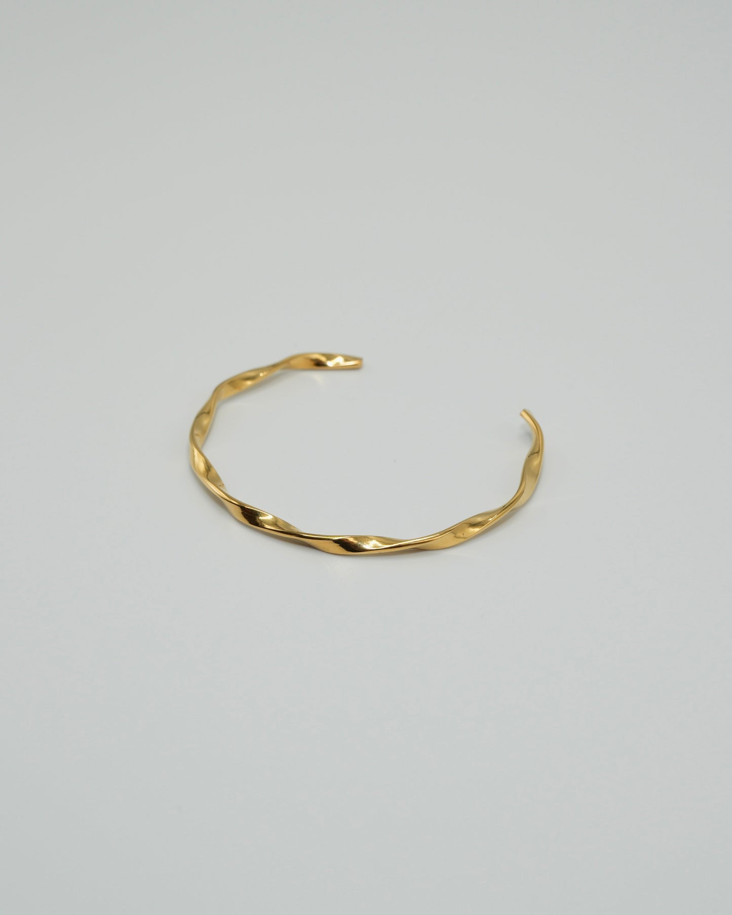 twist line stainless bangle (stainless steel)