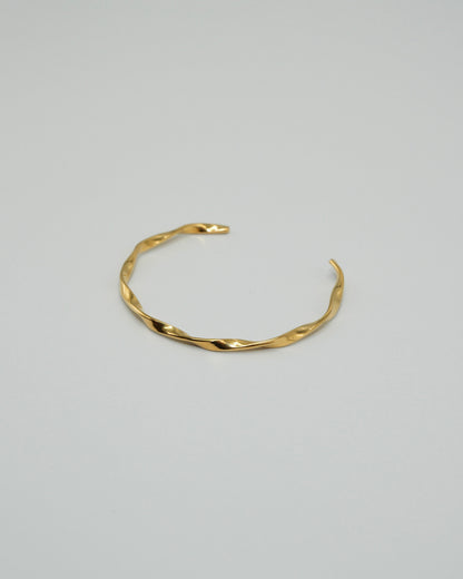 twist line stainless bangle (stainless steel)