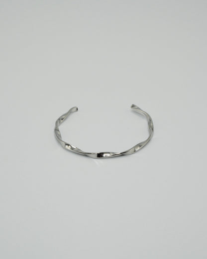 twist line stainless bangle (stainless steel)