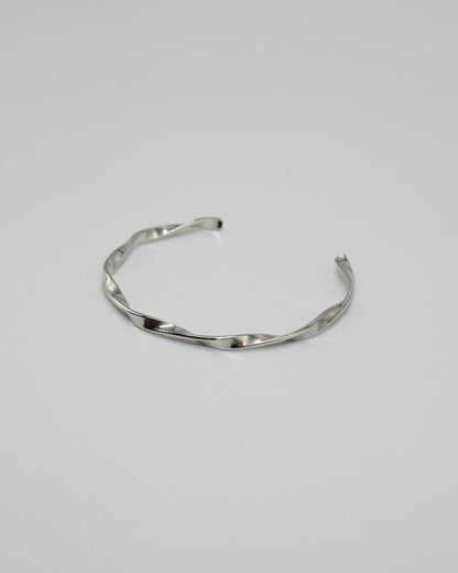 twist line stainless bangle (stainless steel)