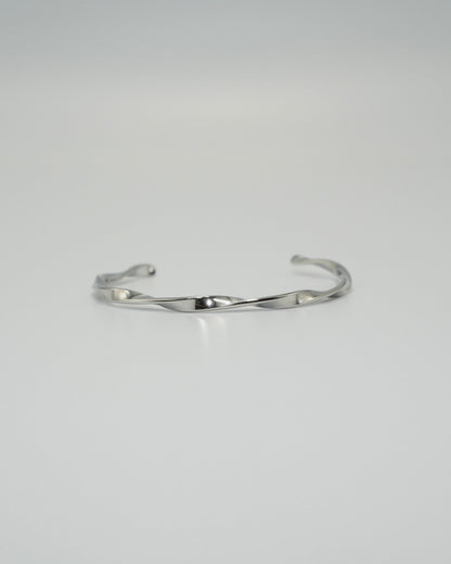 twist line stainless bangle (stainless steel)
