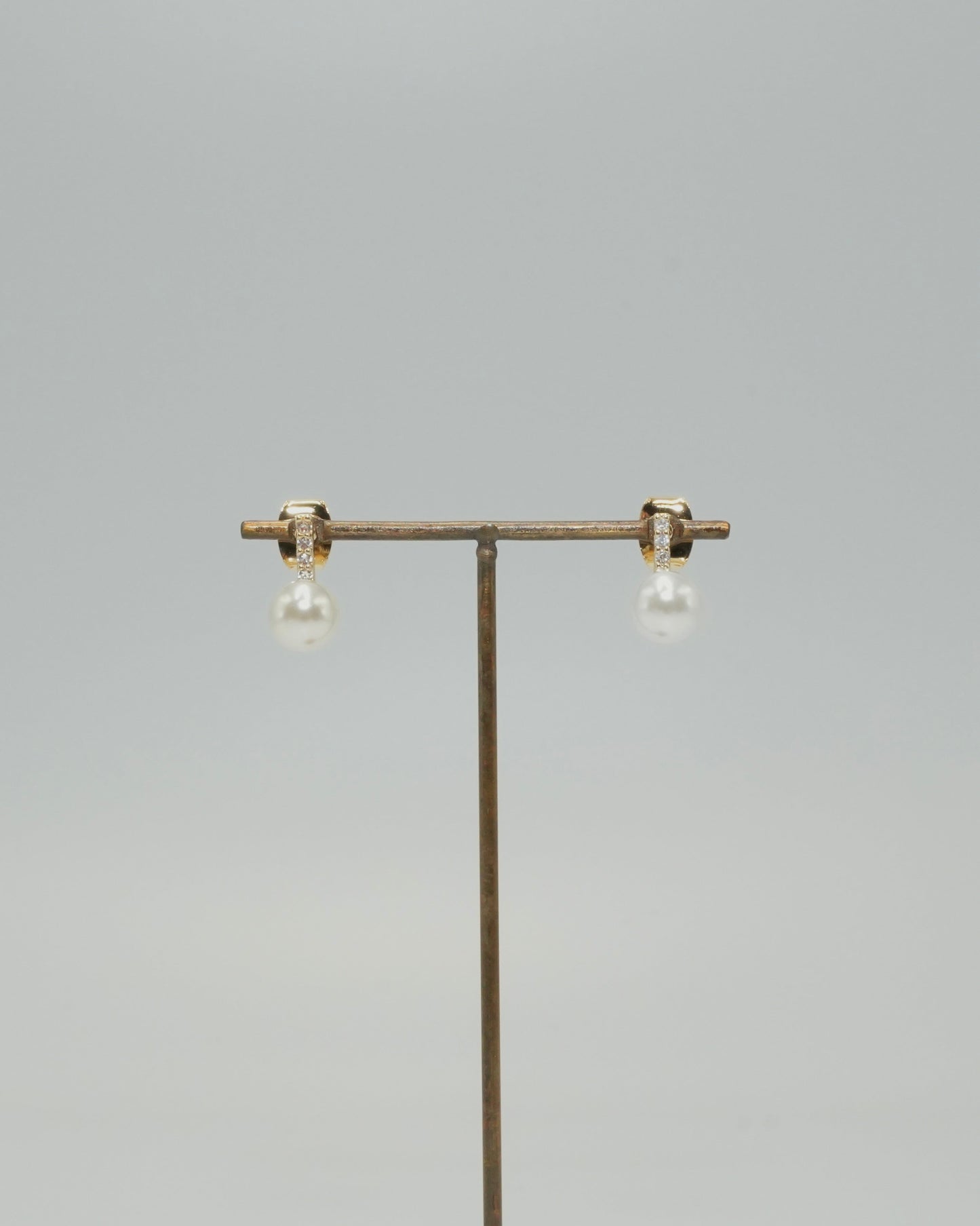 zir line pearl drop pierce