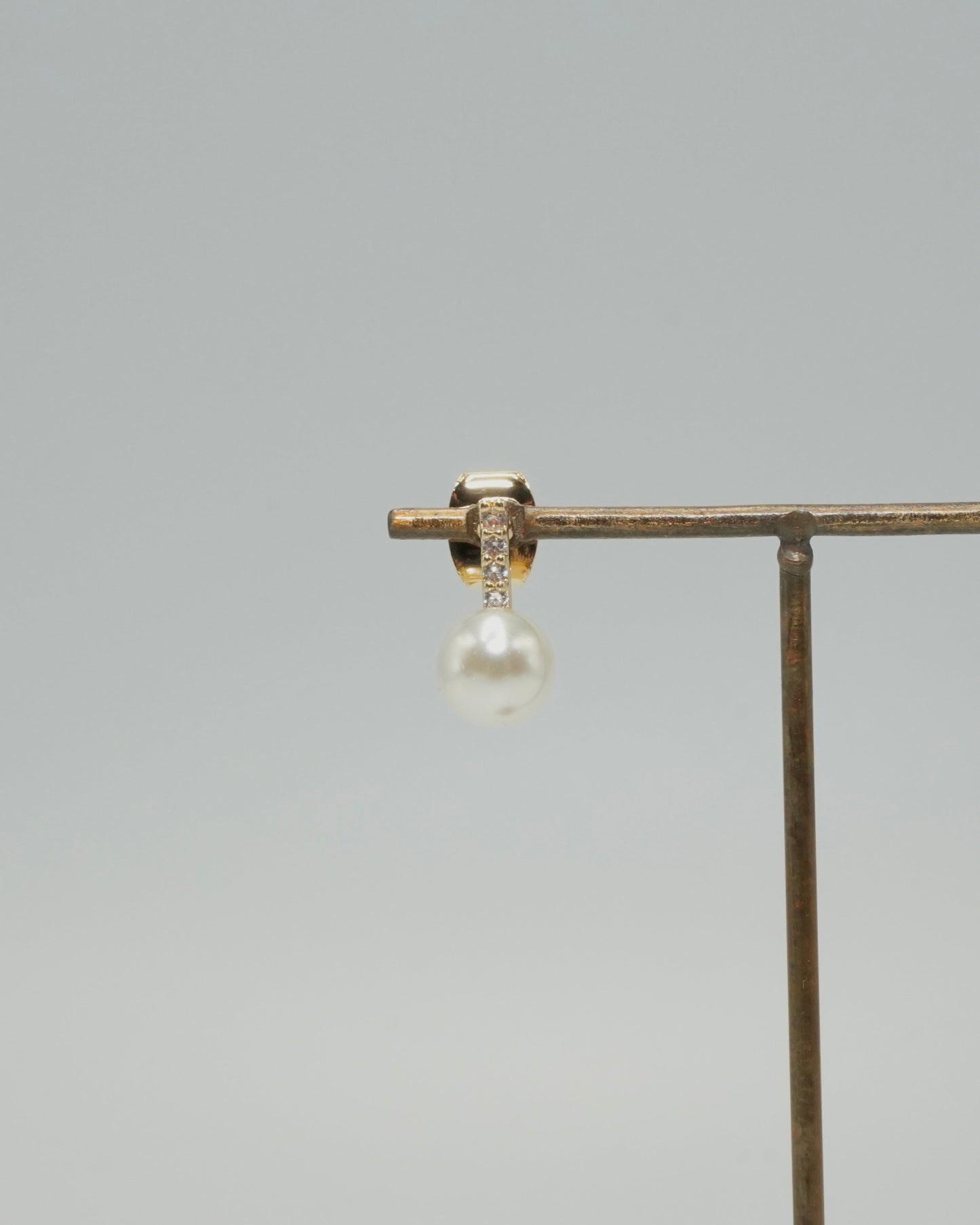zir line pearl drop pierce