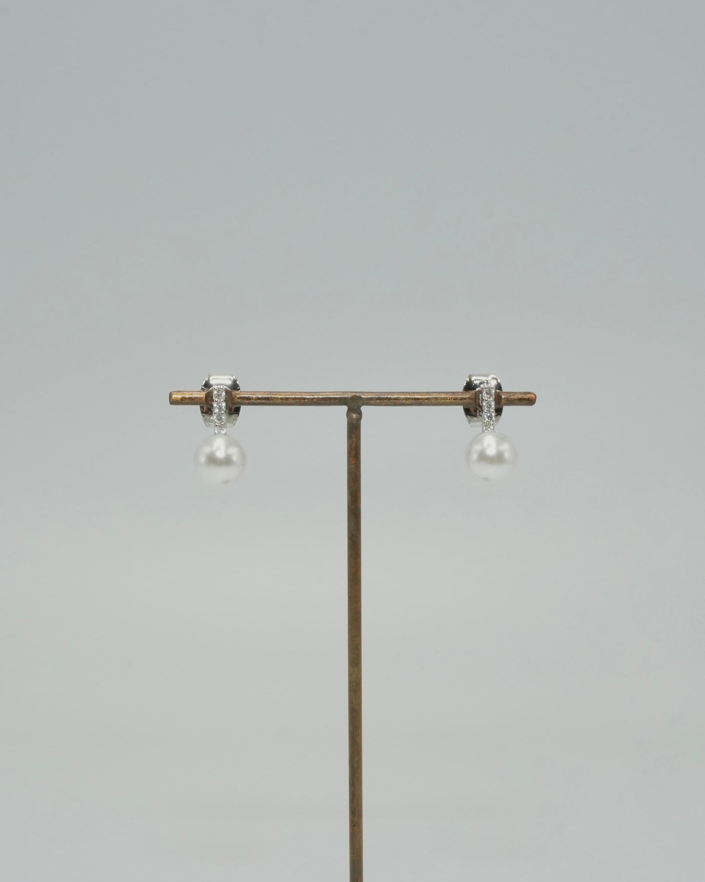 zir line pearl drop pierce