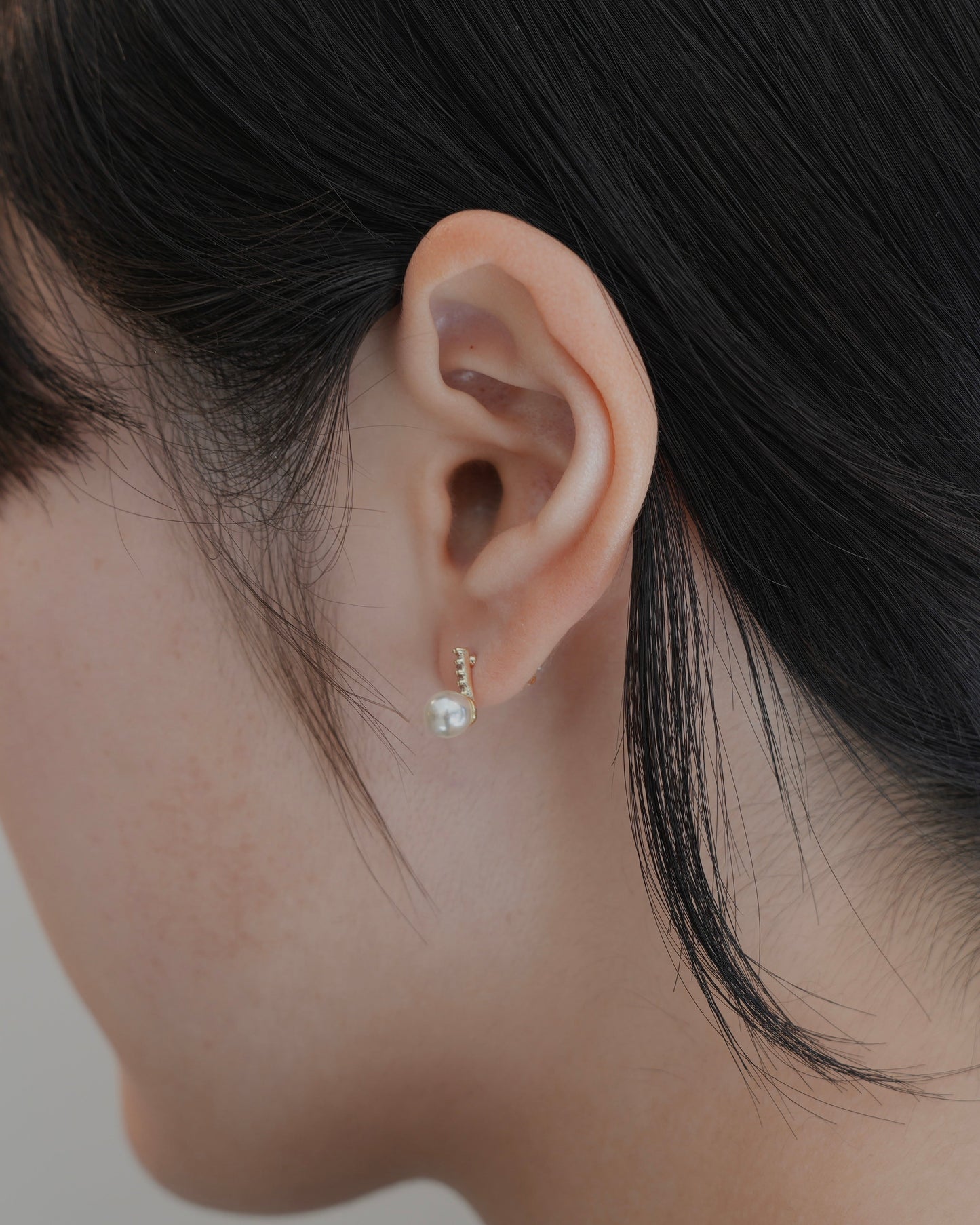 zir line pearl drop pierce