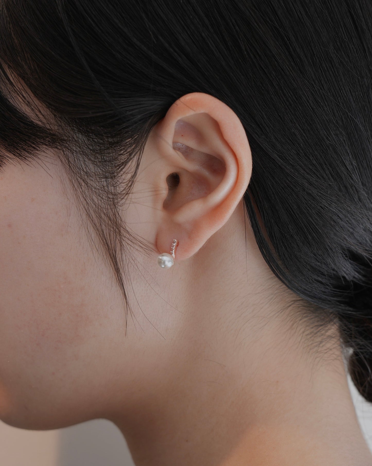 zir line pearl drop pierce