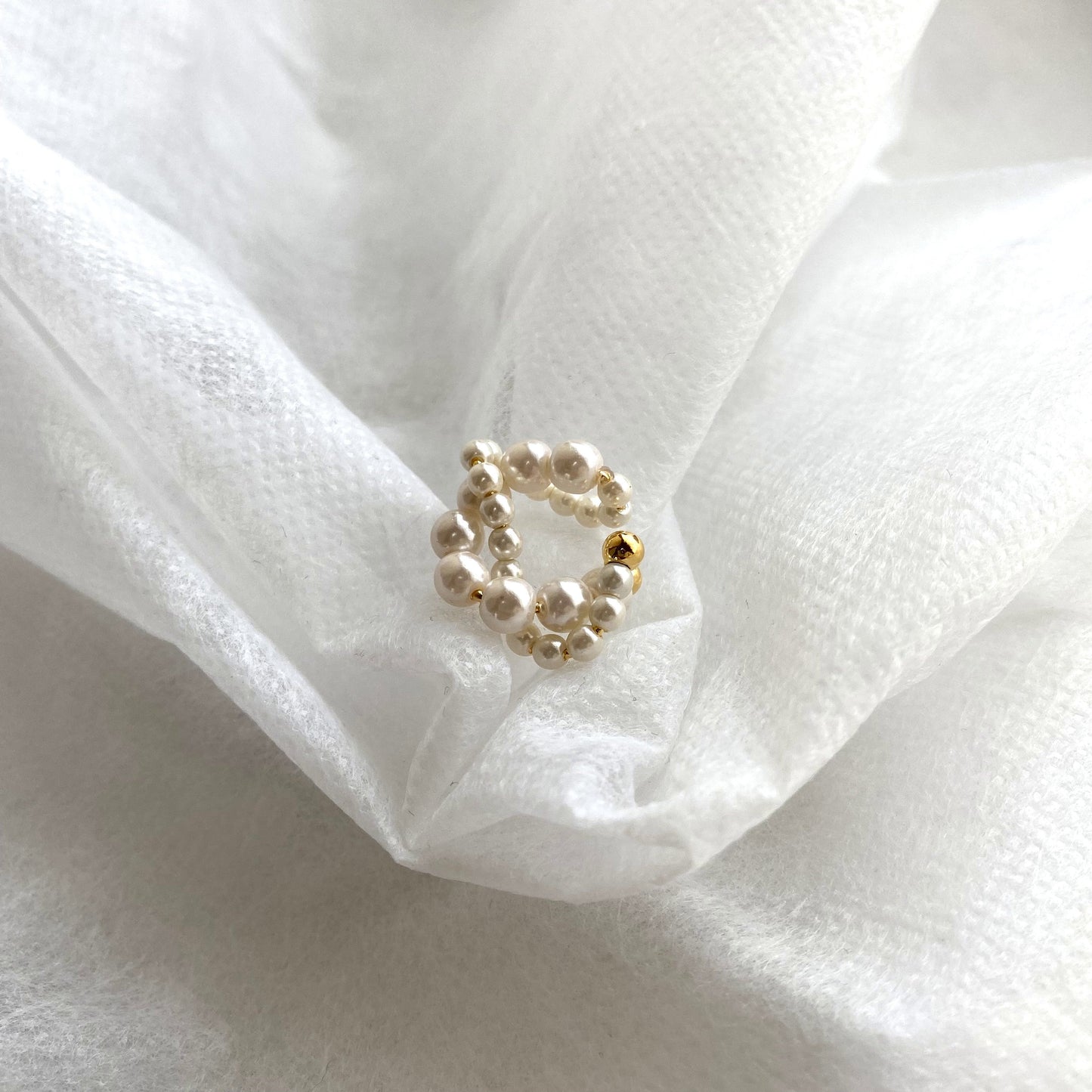 mass pearl ear cuff