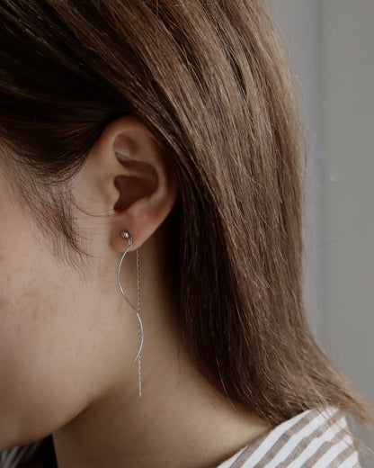 wavy string pierce