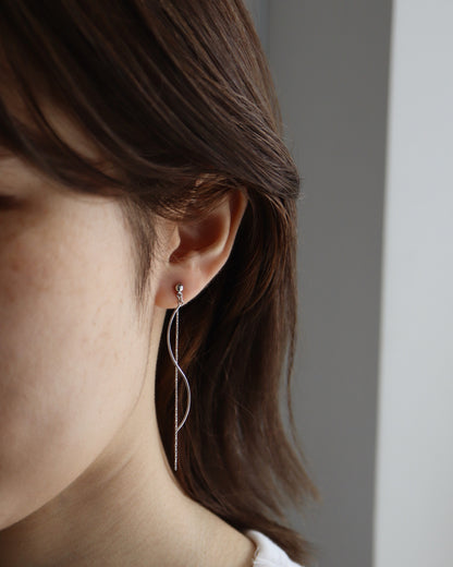 wavy string pierce