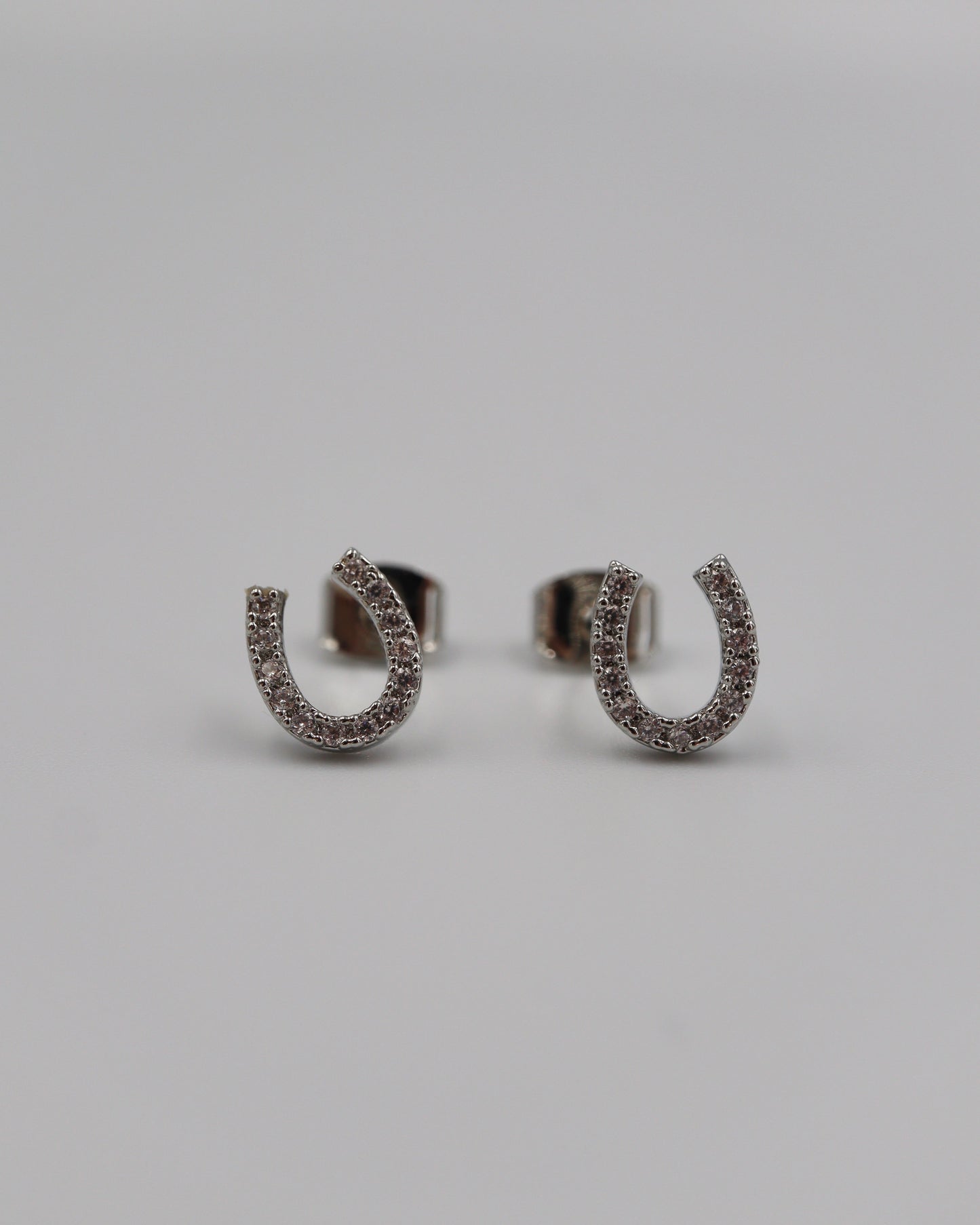horse shoe pierce
