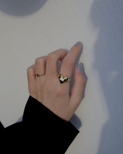 shiny heart ring