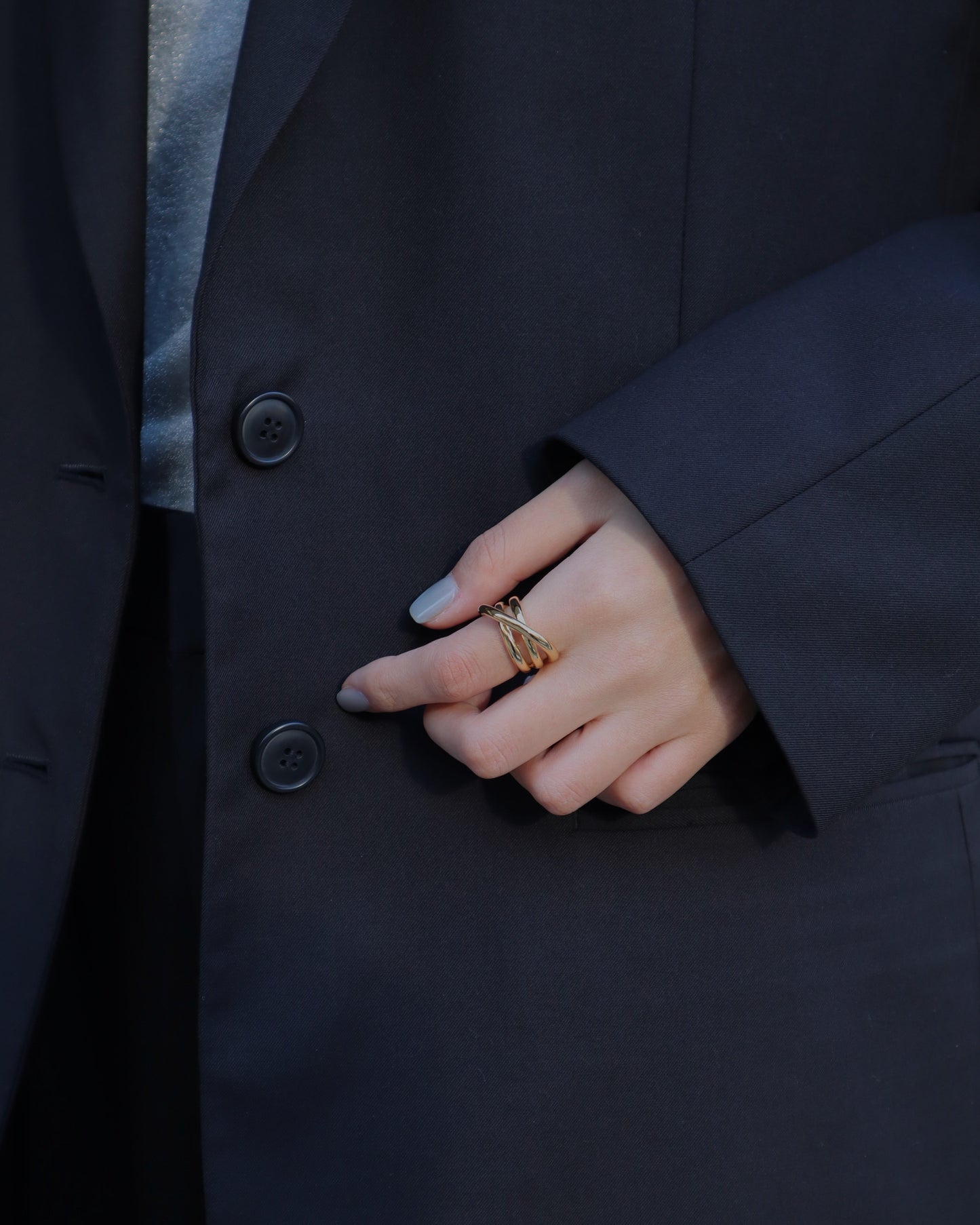 cross line ring