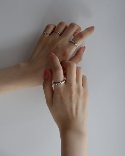 thick string ring