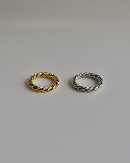thick string ring