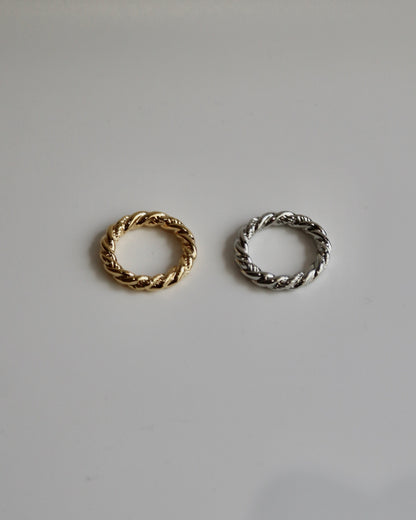 thick string ring