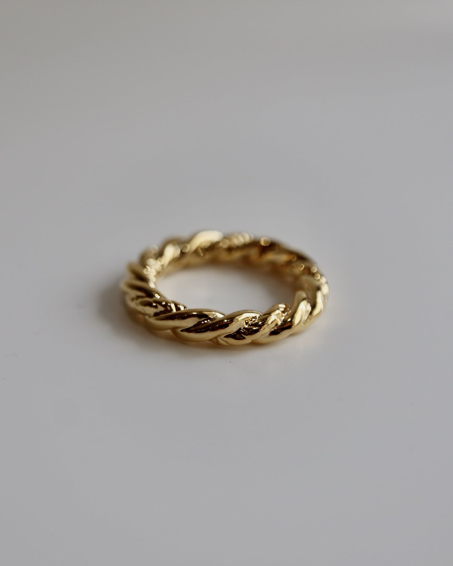 thick string ring