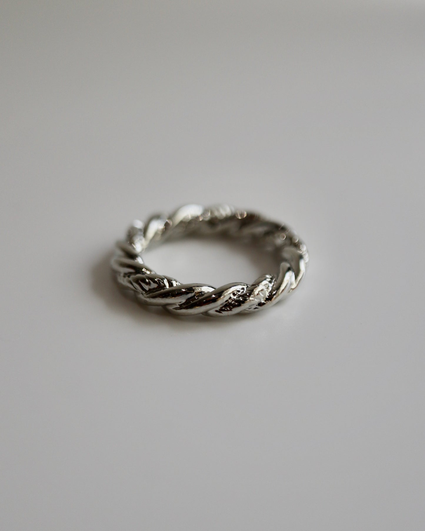 thick string ring
