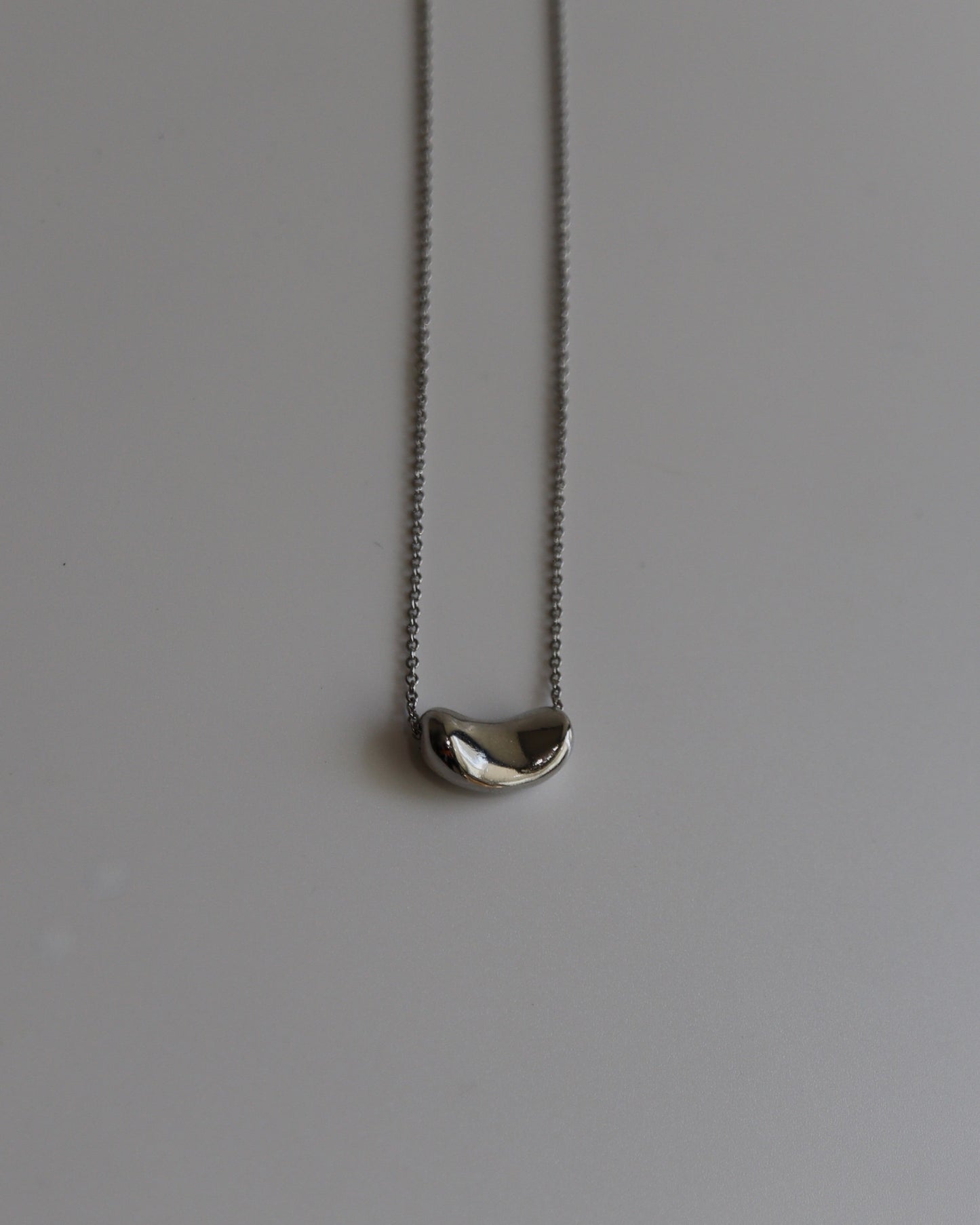 flat beans necklace