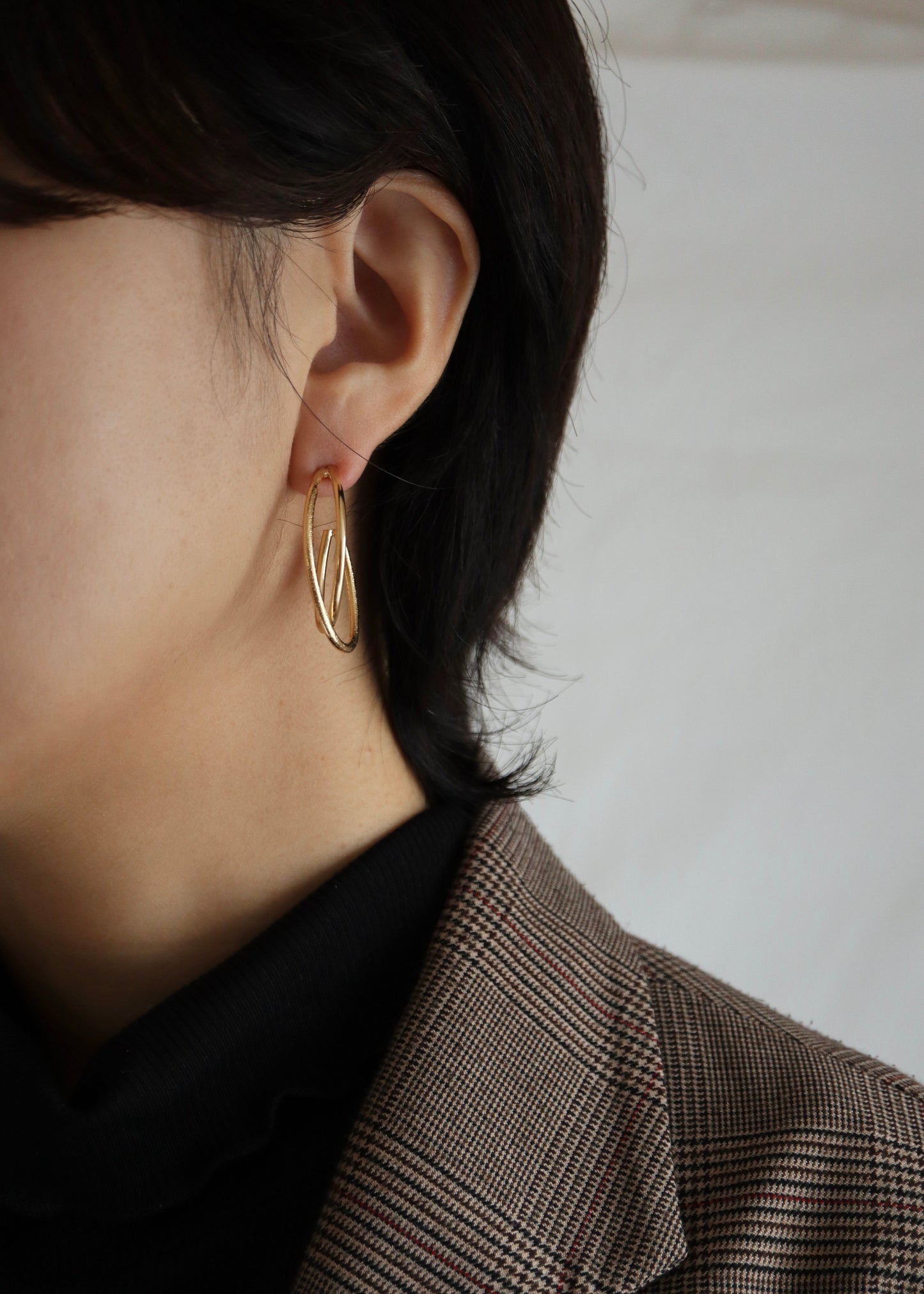 crossed rings pierce