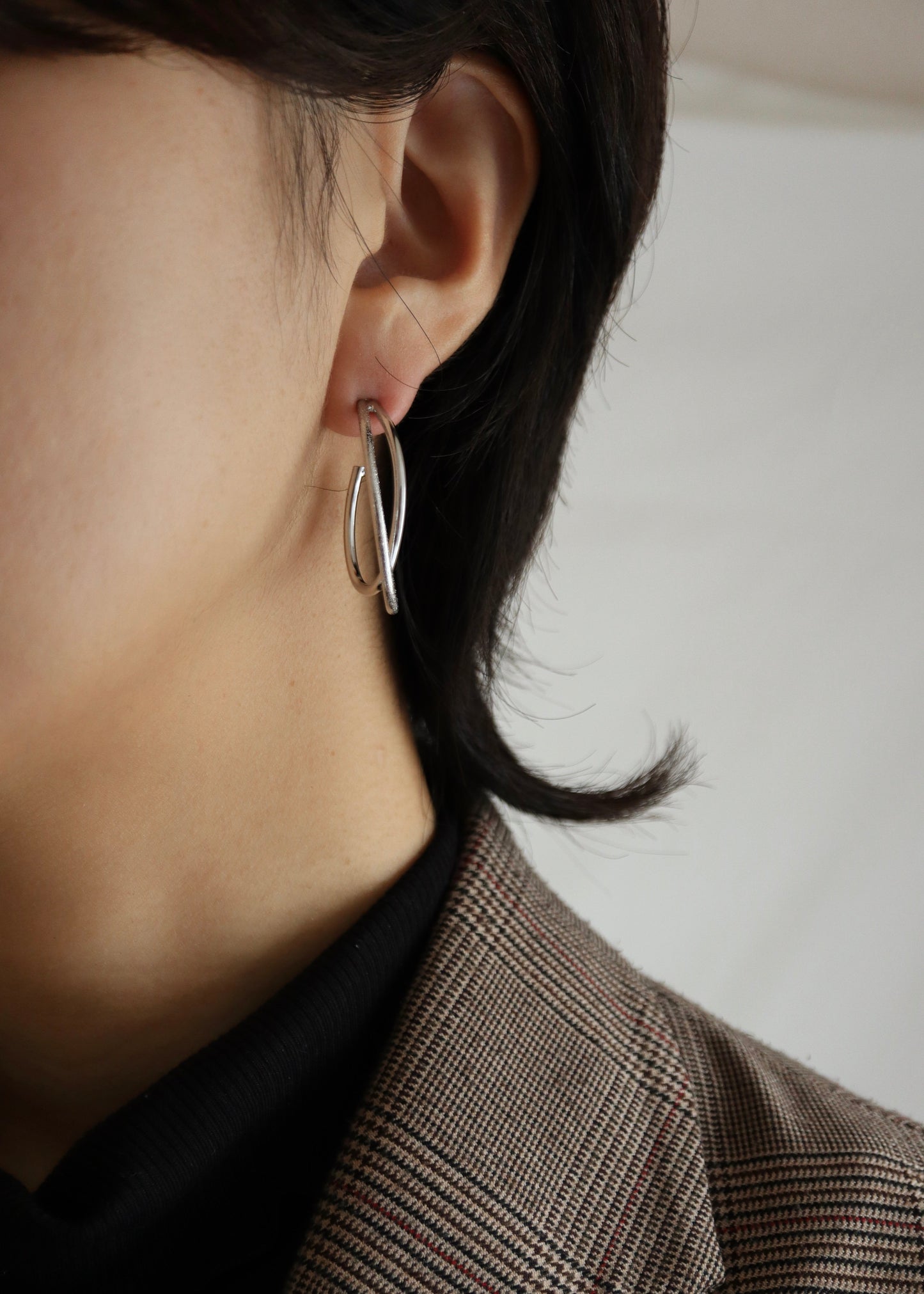 crossed rings pierce